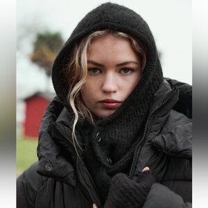 Zara Black Hooded Knit Accessory
